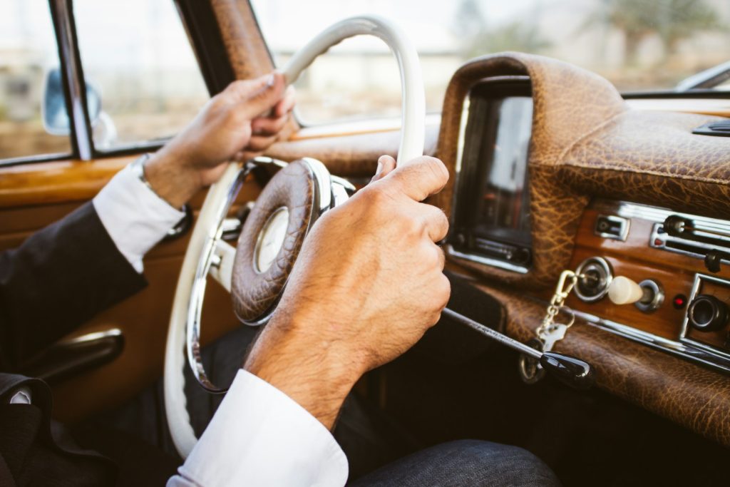 Bali Private Driver: English-Speaking Chauffeur by the Day